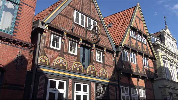 Historische gevels aan de Bungenstraße in Stade
